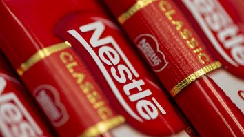 Dulciurile și cosmeticele se vor scumpi, după ce Indonezia a interzis exportul de ulei de palmier.