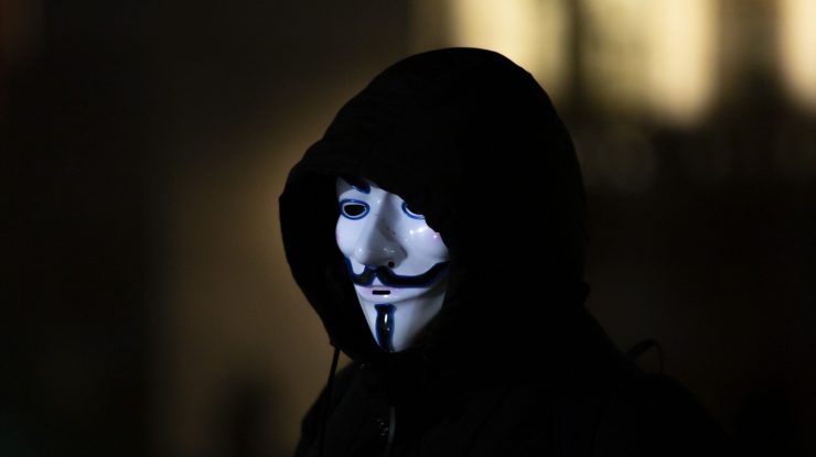 Anonymous a sustras alte 365.000 de e-mailuri rusești