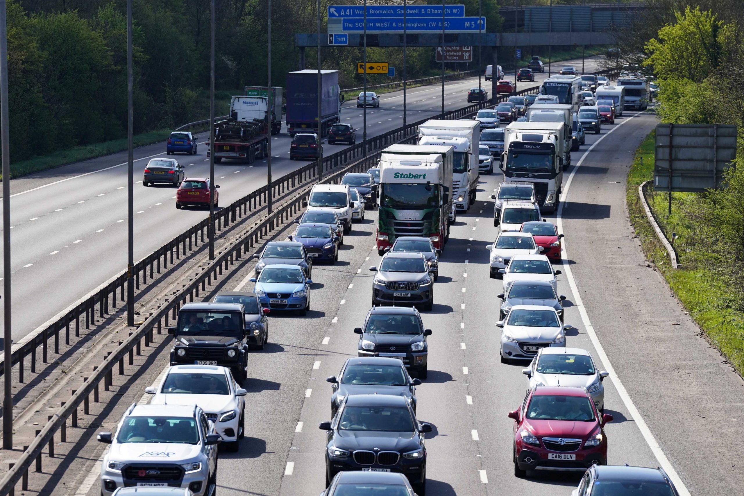 Statistică: peste 30.000 de persoane şi-au schimbat domiciliul din mediul urban în cel rural