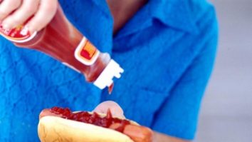 STUDIU. Fiecare hot dog consumat îți scurtează viața cu 36 de minute