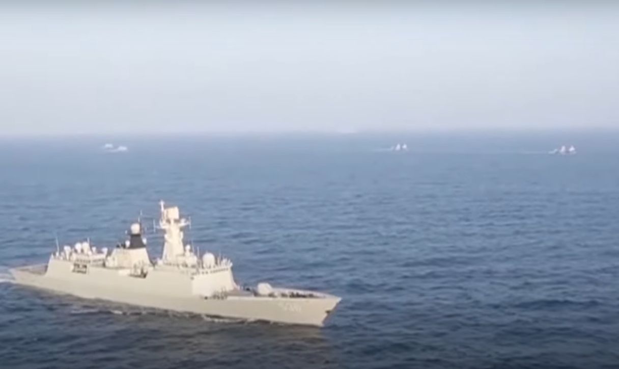 VIDEO. Exercițiu militar impresionant al flotei chineze. Două nave de ultimă generație, lansate la apă