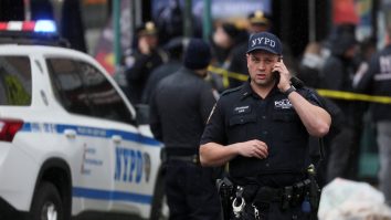 Un posibil suspect al atacului armat din metrou, căutat de poliția din New York