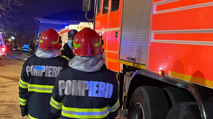 STUDIU. Pompierii au de șase ori mai multe șanse de a muri de cancer din cauza gazelor și materialelor toxice decât populația generală