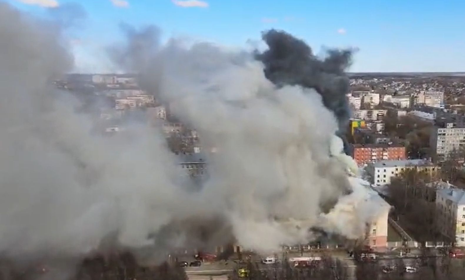 Incendiu puternic lângă Moscova, soldat cu 5 morți și 25 de răniți