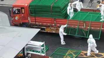 Shanghai: Gardurile verzi instalate de autorități fără vreo explicație îi derutează pe rezidenții închiși