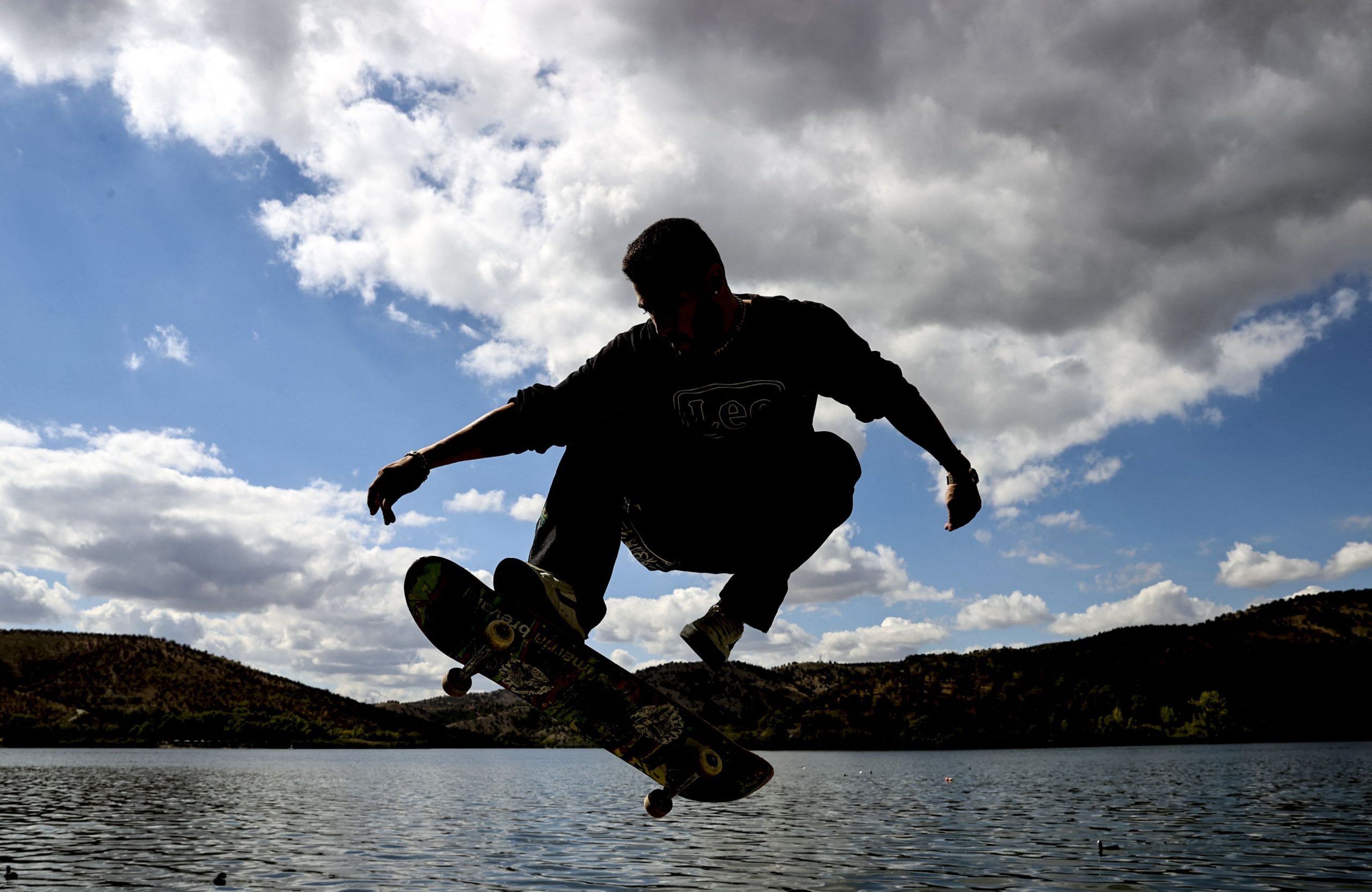 Ministerul Sportului recunoaşte oficial trei noi ramuri sportive: skateboard, arc istoric şi roundnet