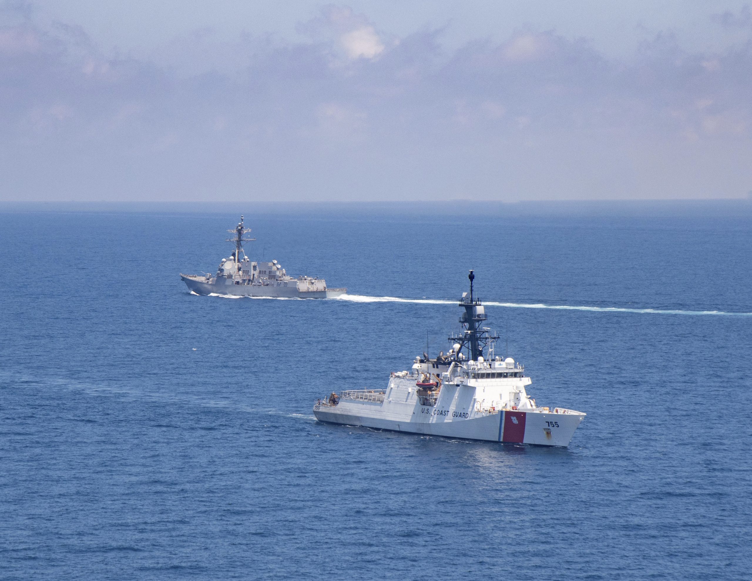 China condamnă SUA după ce o navă de război americană a tranzitat prin strâmtoarea Taiwan