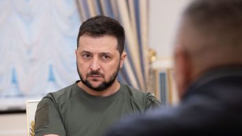 Legea marțială, prelungită în Ucraina. Zelenski: Ucraina va continua să se apere