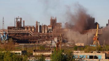 Ucraina pune capăt bătăliei sângeroase pentru Mariupol și evacuează luptătorii de la Azovstal