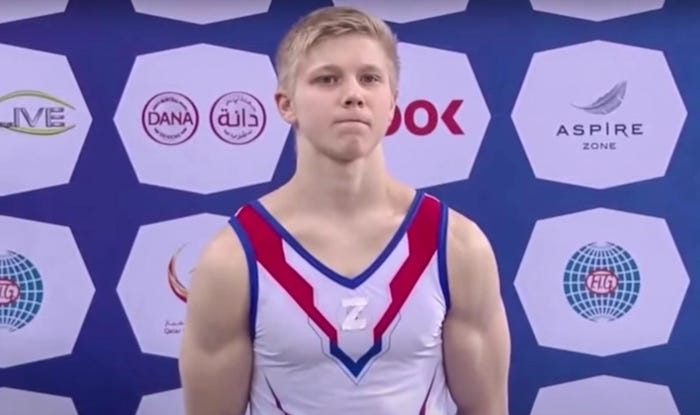 Un gimnast rus a fost interzis la competiții pentru un an pentru că a purtat simbolul „Z” pro-război