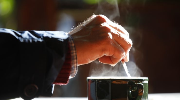 Superalimentele la modă sunt o alegere sănătoasă? Ce trebuie să știm despre cafeaua cu maca, ginseng, turmeric sau moringa