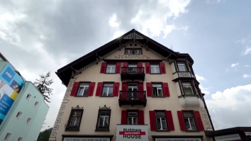 Casa Crimelor de Război. Imobilul folosit de Rusia pentru a se promova la Forumul Economic Mondial a fost redenumit