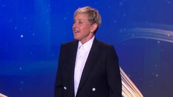 Ellen DeGeneres se retrage, după 19 sezoane. Vedeta, aplaudată în picioare