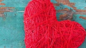 Ce este sindromul inimii frânte și cum îți pot afecta emoțiile sănătatea