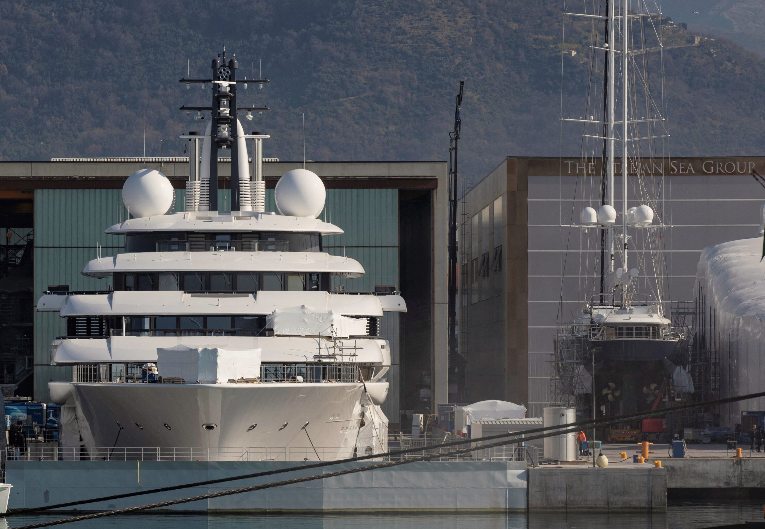 Superyachtul de 90 de milioane de lire sterline al lui Putin își schimbă numele și dispare dintr-un port european după amenințarea nucleară