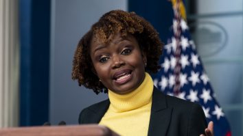 Karine Jean-Pierre va deveni prima femeie de culoare și prima persoană LGBTQ+ care va ocupa funcția de secretar de presă al Casei Albe