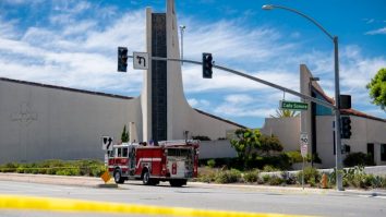 O persoană a murit și alte cinci au fost rănite într-un schimb de focuri de armă la o biserică