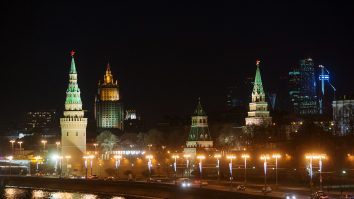 2810180 19.03.2016 The Moscow Kremlin before the Earth Hour within which the illumination was switched off. Ilya Pitalev / Sputnik