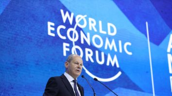 LIVE UPDATE. 330 zile de invazie. Suedia va oferi Ucrainei arme cu rază lungă de acțiune Archer