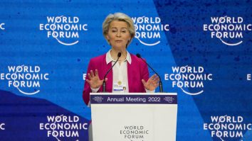 Ursula von der Leyen și Jens Stoltenberg susțin la Davos că e necesar ca Ucraina să câștige războiul