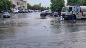 ploi în București