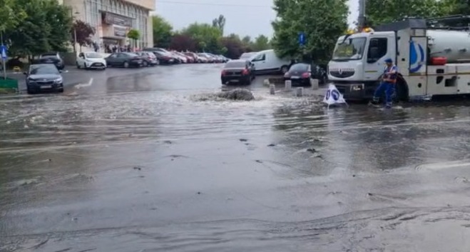 ploi în București