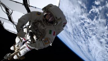 16 români, nouă femei și șapte bărbați, se luptă să devină astronauți ai Agenției Spațiale Europene