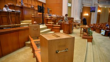 Legea offshore a primit raport favorabil în Camera Deputaţilor. Senator AUR: „cea mai mare ticăloșie”