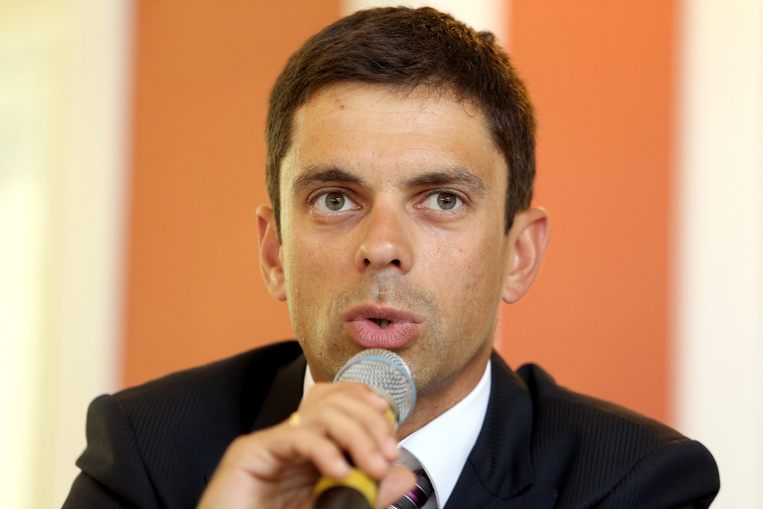 FRF reacţionează la decizia ministrului Eduard Novak referitoare le ponderea sportivilor români