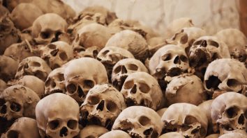 Sute de cranii, rămase în urma unui sacrificiu uman, găsite în sudul Mexicului