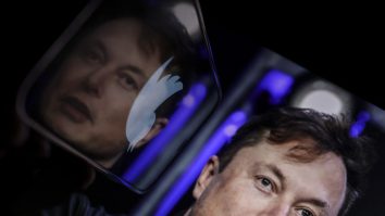 Musk va cumpăra platforma de socializare Twitter, după ce a anunțat că achiziția este suspendată