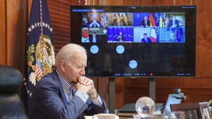 Joe Biden face din energia regenerabilă o problemă de securitate națională
