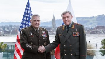 Șeful Statului Major rus ar fi scăpat de atacul ucrainean asupra unui centru de comandă, spun surse