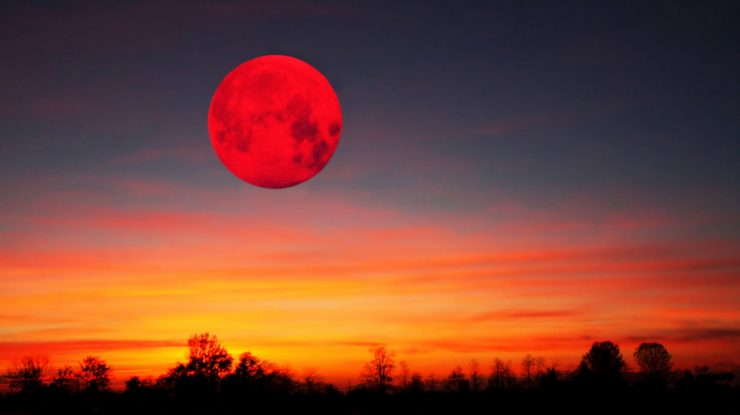 Cea mai lungă eclipsă de lună roșie din acest deceniu