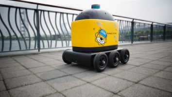 Uber va livra comenzile de mâncare prin roboți cu patru roți