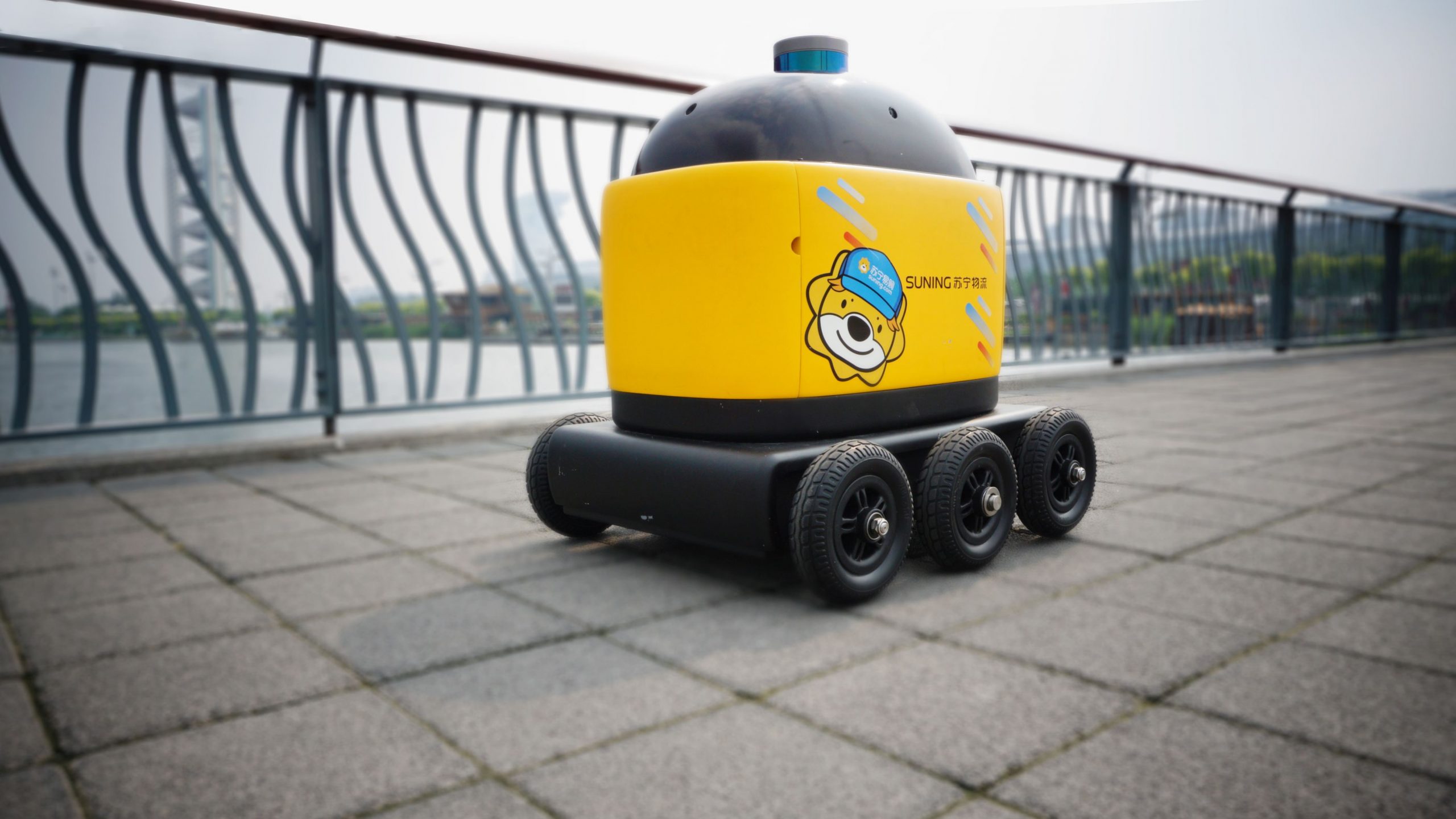 Uber va livra comenzile de mâncare prin roboți cu patru roți