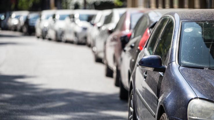 Primăria Capitalei vrea să facă mai mulți bani din locurile de parcare