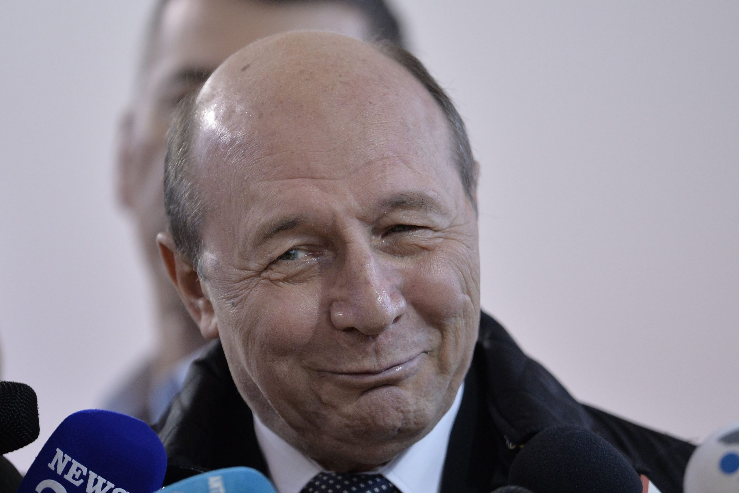 Traian Băsescu, implicat într-un accident minor în București