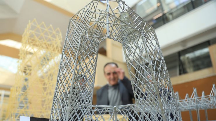 O echipă de studenți din Cluj s-a bătut pentru a prinde loc la cel mai inedit concurs de construcții din paste