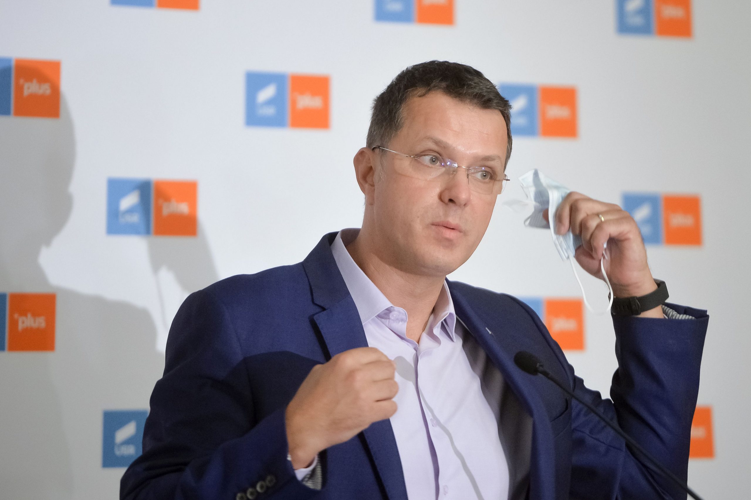 USR, despre conducere Guvernului: ,,România este ca un bolnav care bea şi fumează”