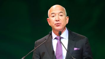 Compania lui Jeff Bezos trimite şase oameni în spaţiu, printre care şi o ingineră mexicană
