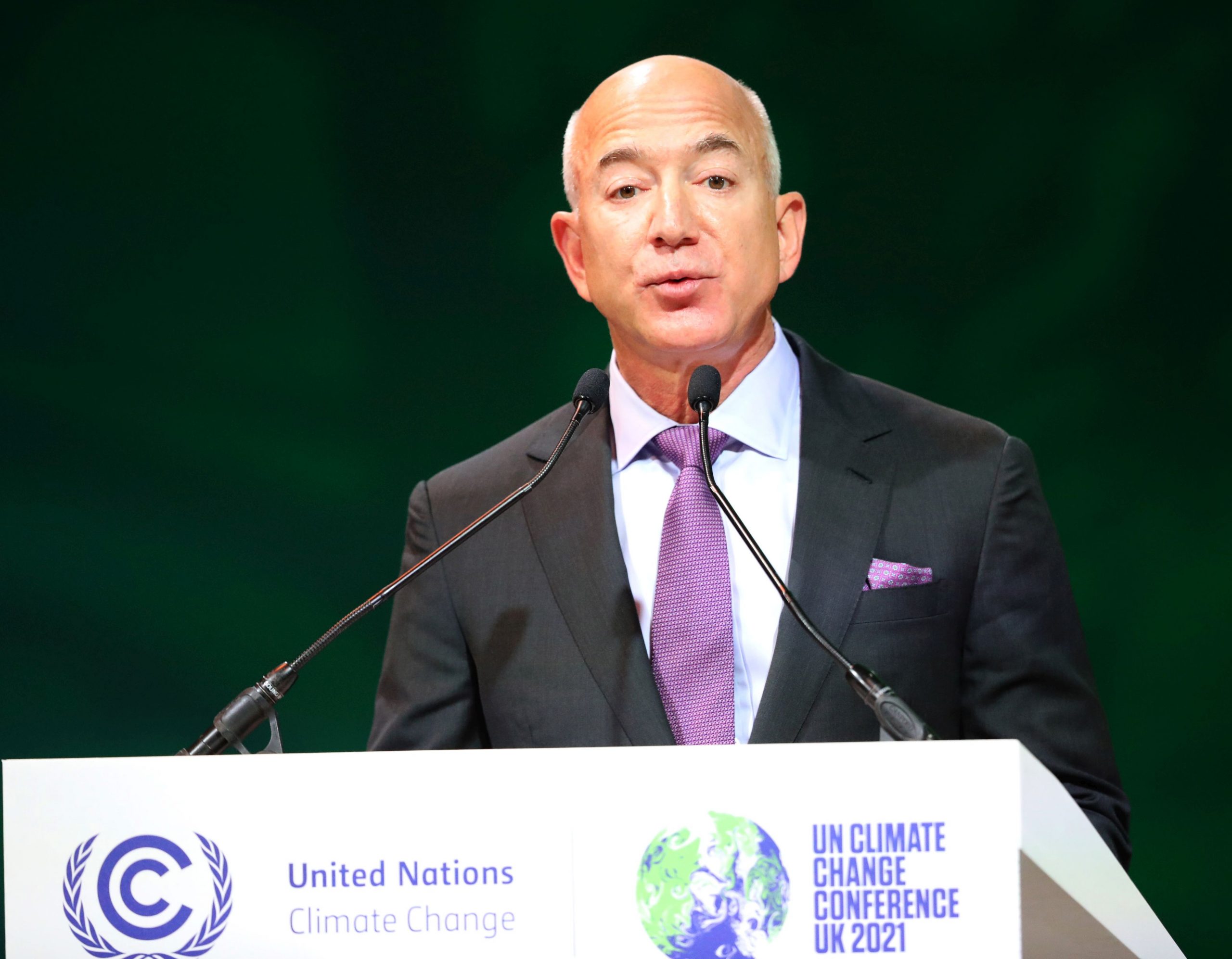Compania lui Jeff Bezos trimite şase oameni în spaţiu, printre care şi o ingineră mexicană