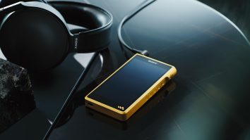 Sony a lansat un nou model de căști care anulează zgomotul de fundal