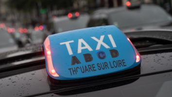 Amenzi pentru taximetrişti la Gara de Nord. Poliţiştii au găsit nereguli mari