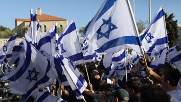 Israelul se gândește să trimită arme în Ucraina