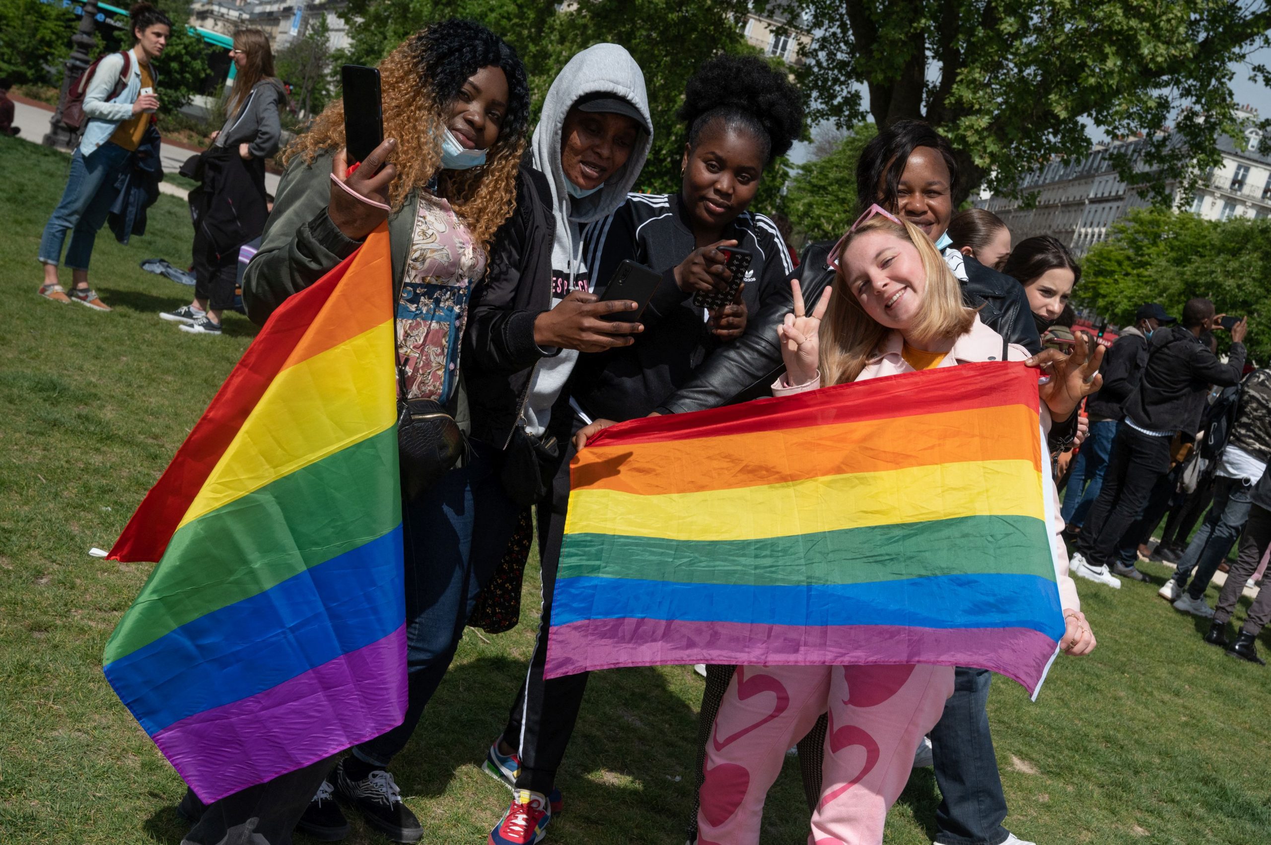 În Marea Britanie, unul din doisprezece tineri se identifică ca homosexual sau bisexual