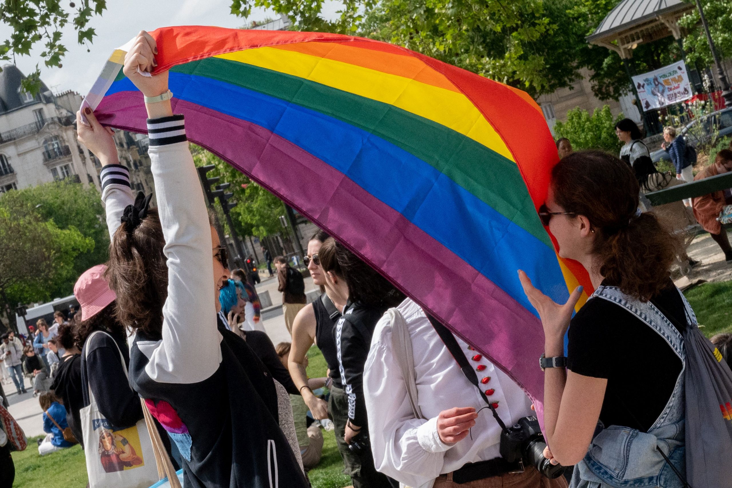 Papa Francisc către comunitatea homosexuală: „Biserica nu vă respinge”