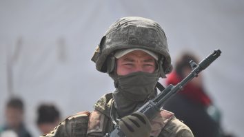 Comandanţii Azovstal au fost transferaţi în Rusia