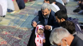 Talibanii le cer din nou femeilor afgane să-şi acopere faţa în public