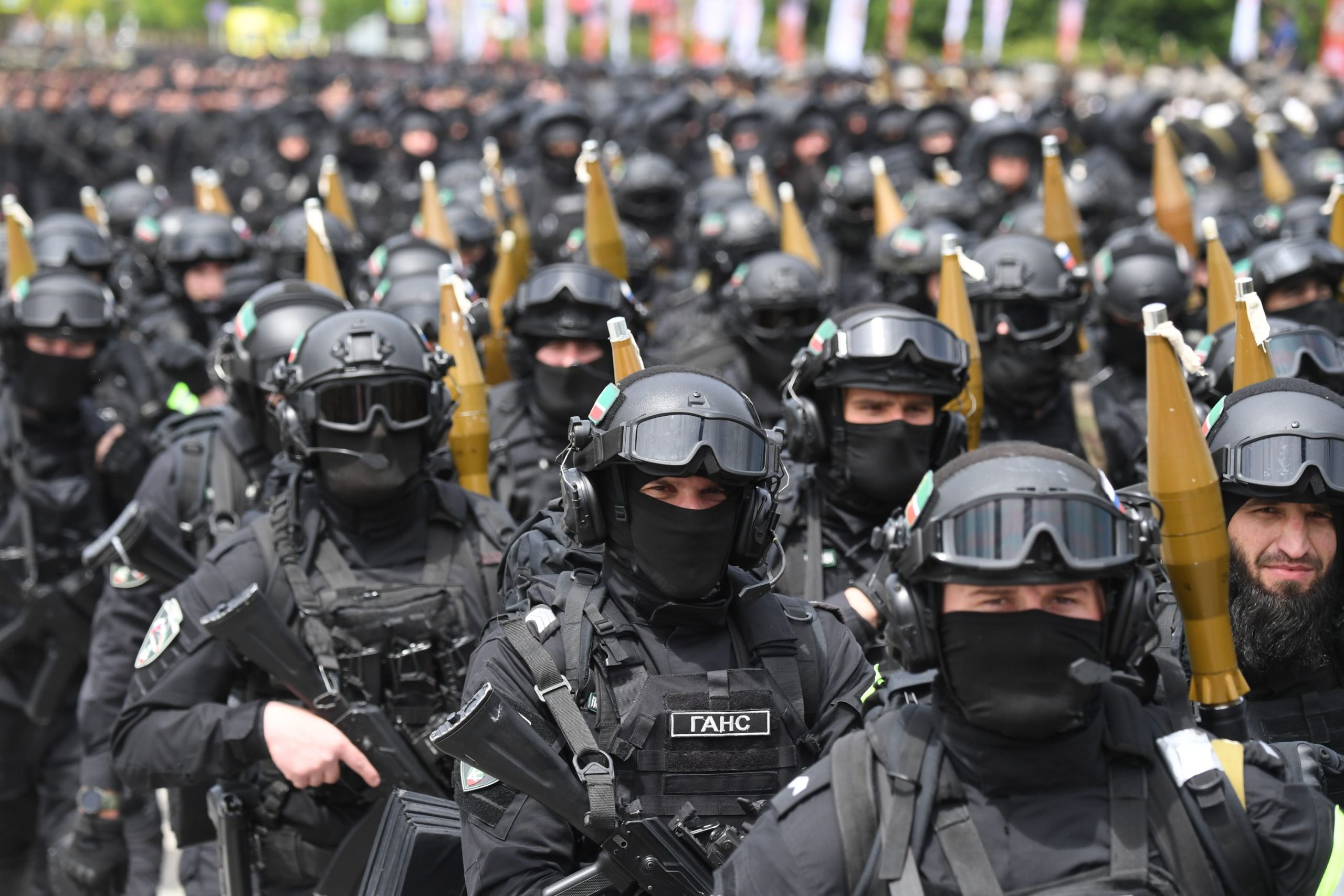 Numărătoarea de ceceni. Peste 60 de kadîroviți au dezertat cu armamentul din dotare